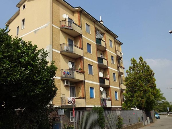 appartamento in vendita a Calvignasco in zona Bettola