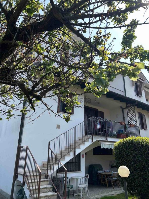 casa indipendente in vendita a Calvignasco in zona Bettola