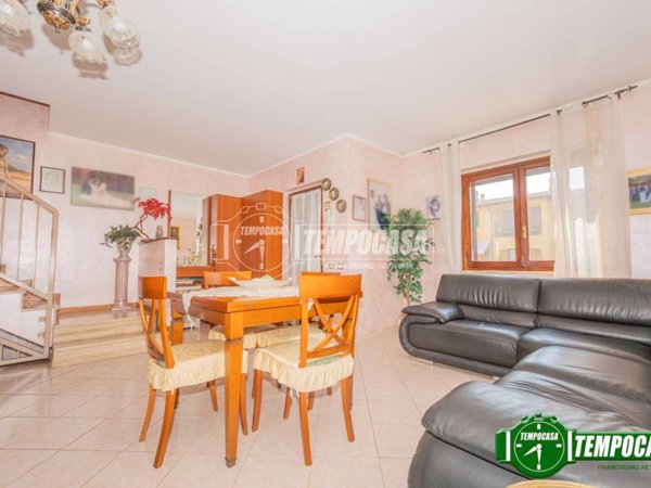casa indipendente in vendita a Calvignasco