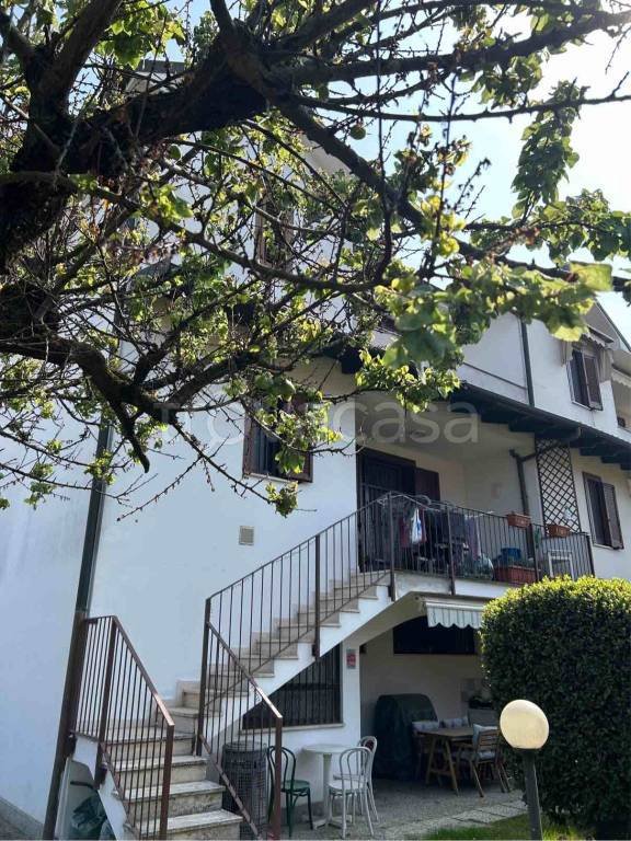 casa indipendente in vendita a Calvignasco in zona Bettola