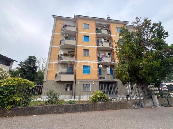 appartamento in vendita a Calvignasco in zona Bettola