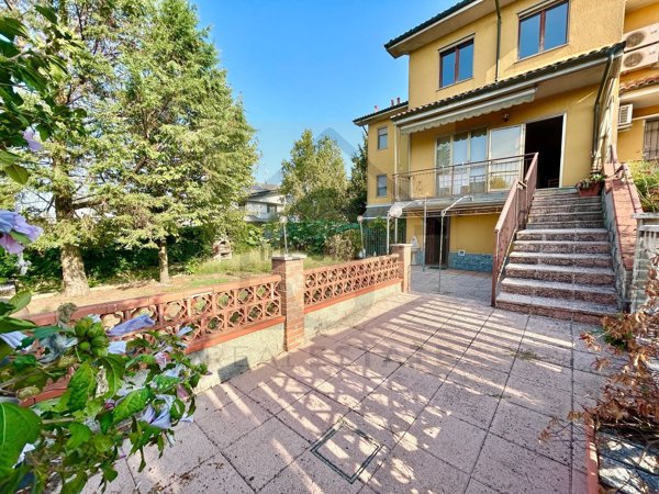 casa indipendente in vendita a Calvignasco in zona Bettola