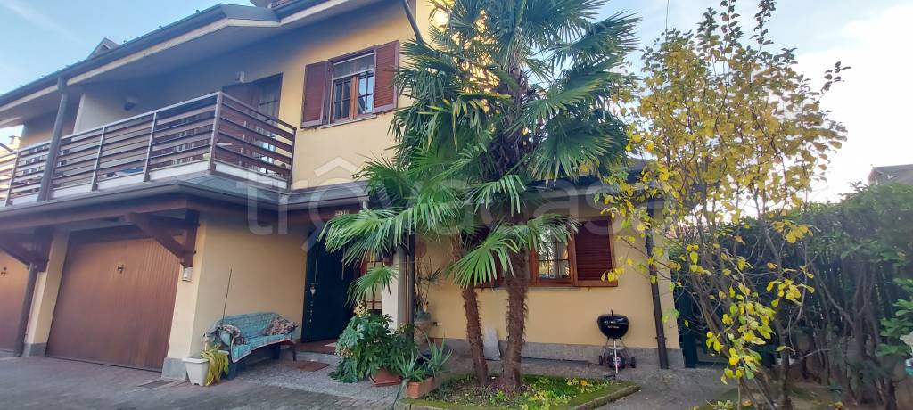 casa indipendente in vendita a Cambiago