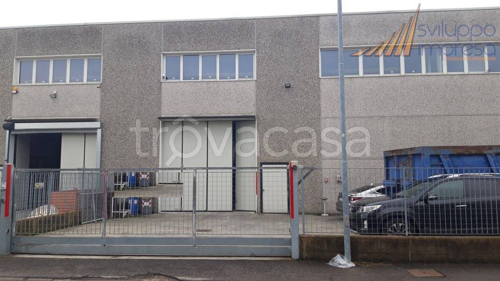 locale commerciale in vendita a Cambiago