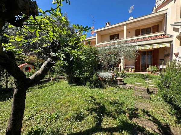 casa indipendente in vendita a Cambiago