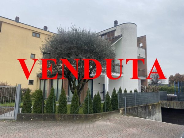 casa indipendente in vendita a Cambiago