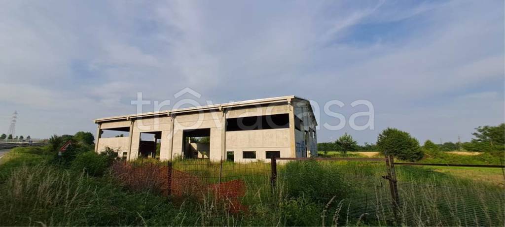 locale commerciale in vendita a Cambiago