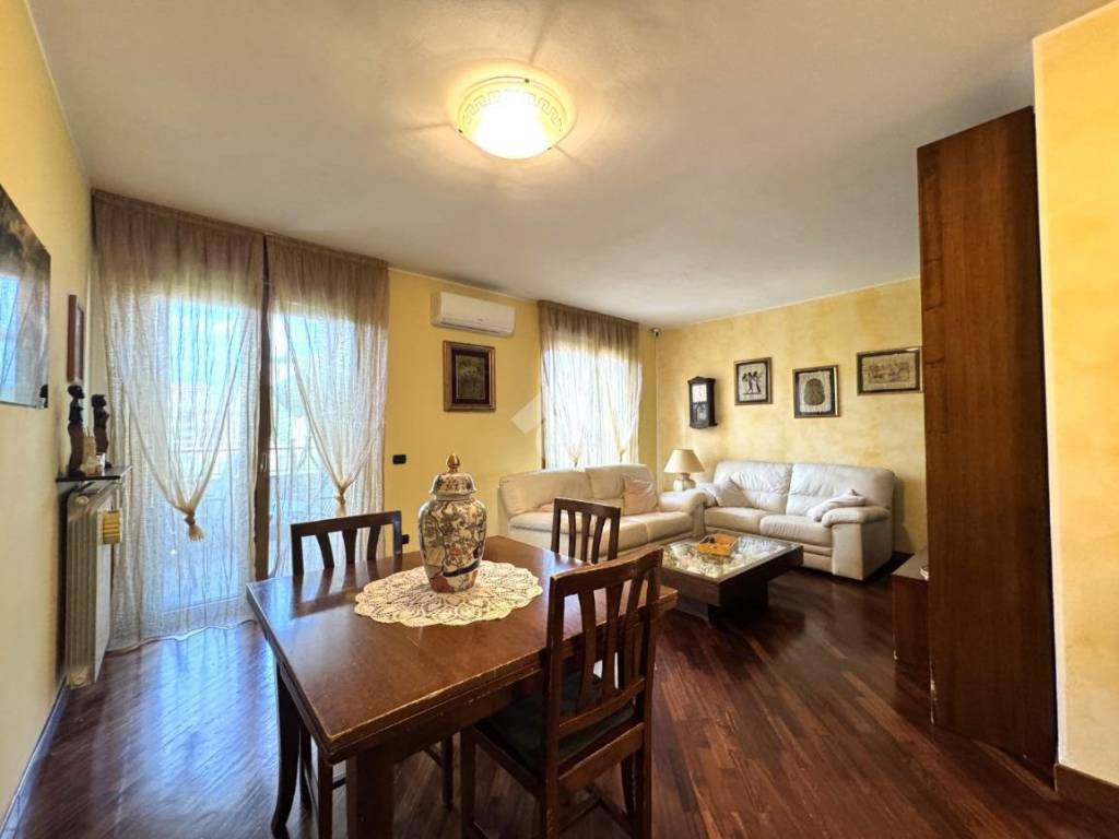 appartamento in vendita a Cambiago