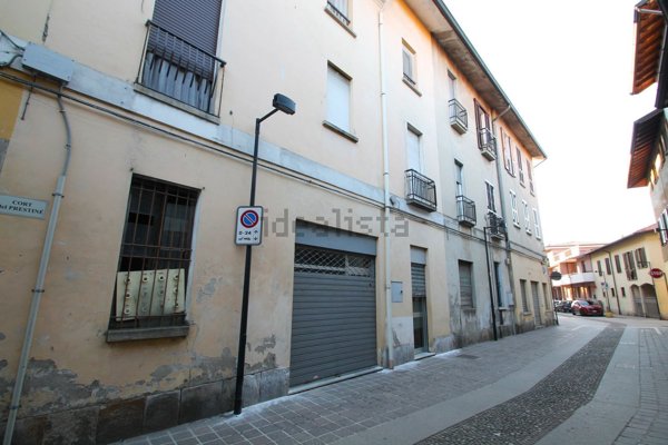 negozio in vendita a Cambiago