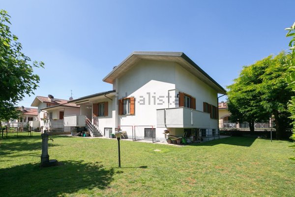 casa indipendente in vendita a Cambiago
