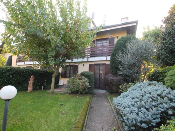 casa indipendente in vendita a Cambiago