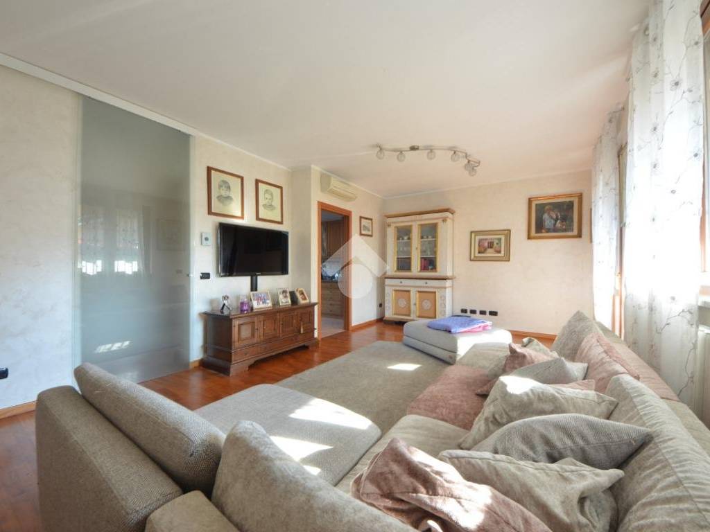 casa indipendente in vendita a Cambiago