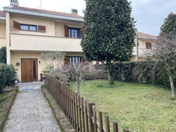 casa indipendente in vendita a Cambiago