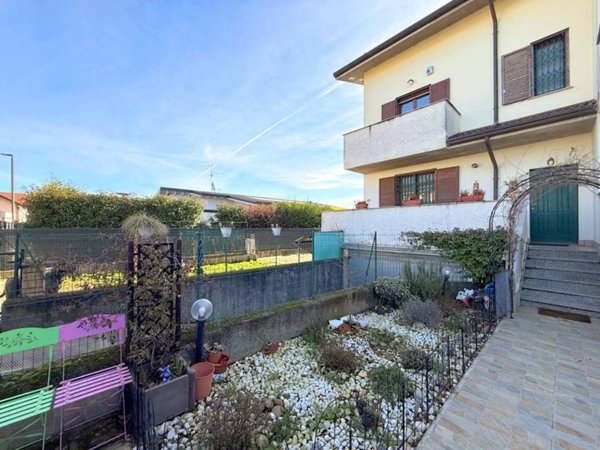 casa indipendente in vendita a Cambiago