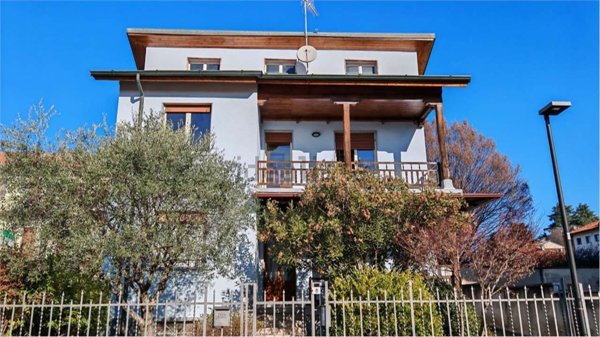 casa indipendente in vendita a Cambiago