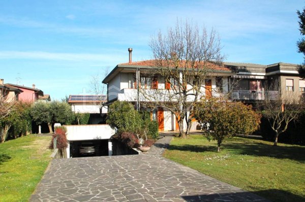 casa indipendente in vendita a Cambiago