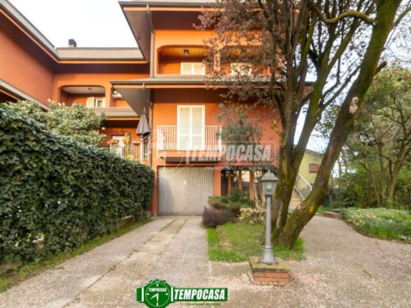 casa indipendente in vendita a Cambiago