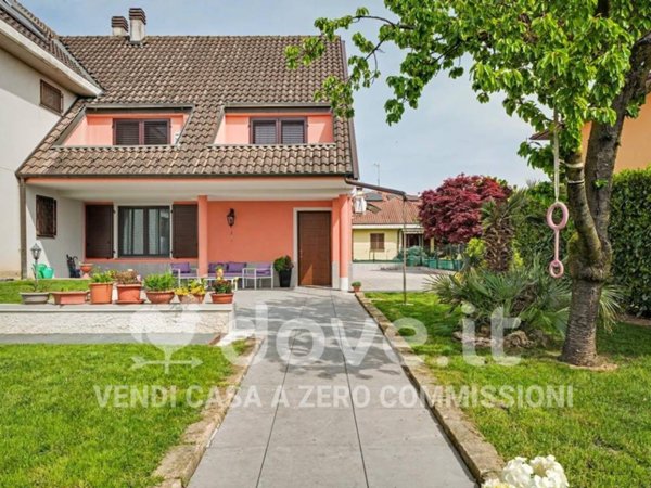 casa indipendente in vendita a Cambiago