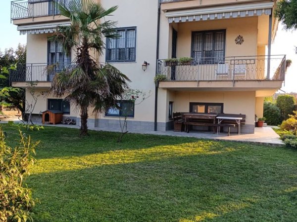 casa indipendente in vendita a Cambiago