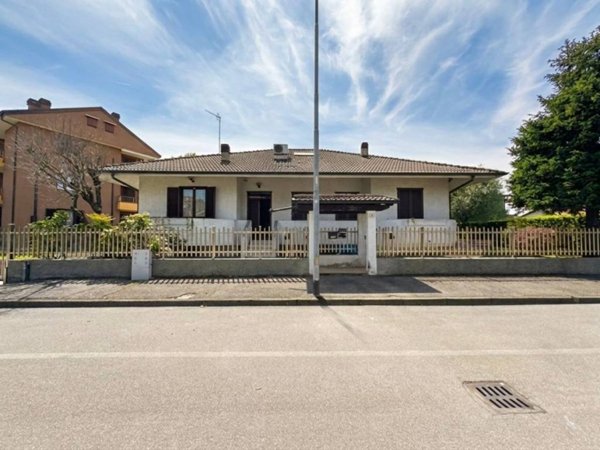 casa indipendente in vendita a Cambiago