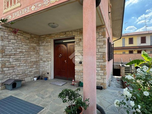 casa indipendente in vendita a Cambiago