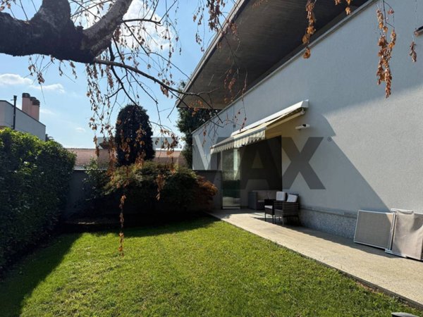 casa indipendente in vendita a Cambiago