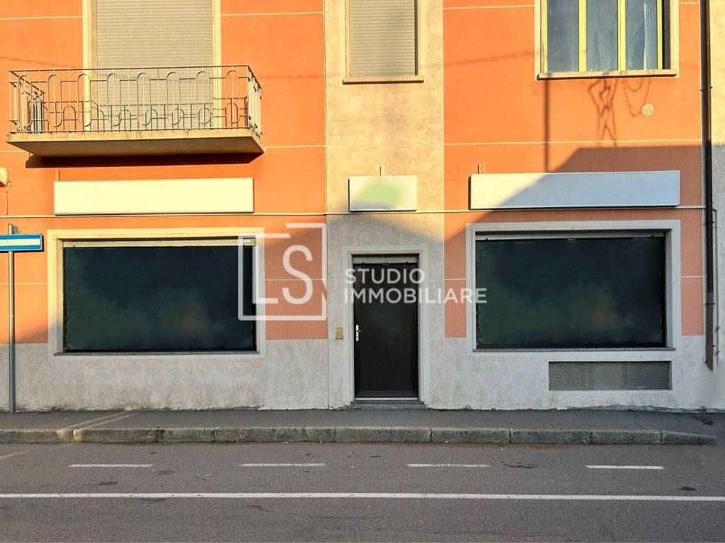 negozio in vendita a Canegrate