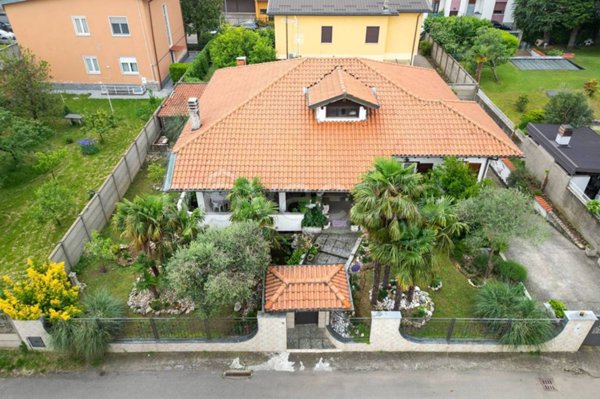 casa indipendente in vendita a Canegrate