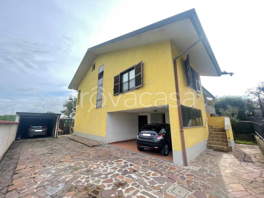 casa indipendente in vendita a Canegrate