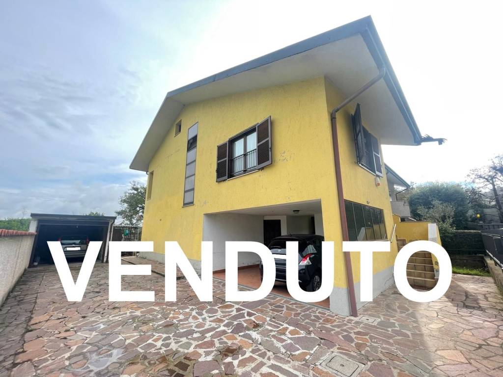 casa indipendente in vendita a Canegrate