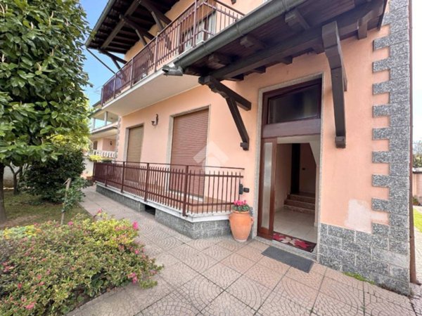 casa indipendente in vendita a Canegrate