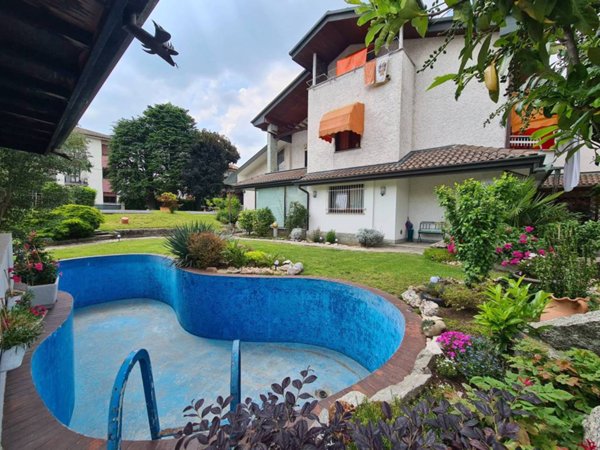 casa indipendente in vendita a Canegrate