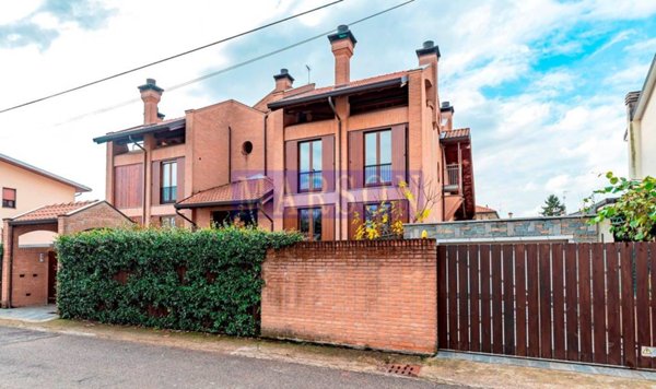 casa indipendente in vendita a Canegrate