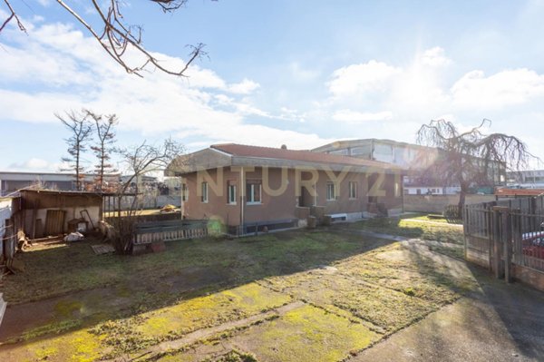 casa indipendente in vendita a Canegrate