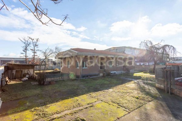 casa indipendente in vendita a Canegrate