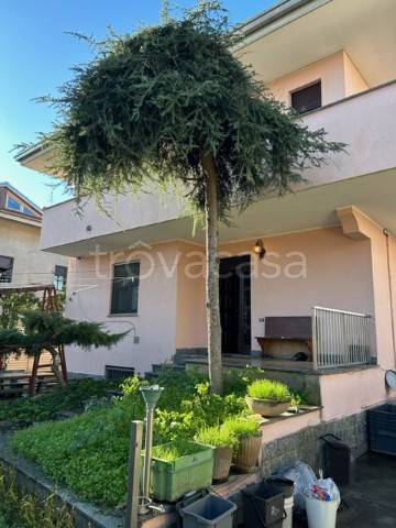 casa indipendente in vendita a Canegrate