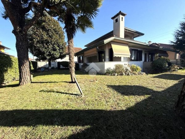 casa indipendente in vendita a Canegrate