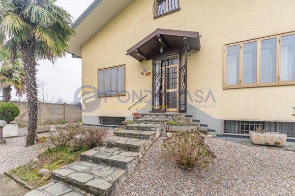casa indipendente in vendita a Canegrate