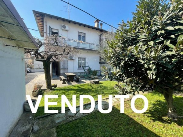 casa indipendente in vendita a Canegrate