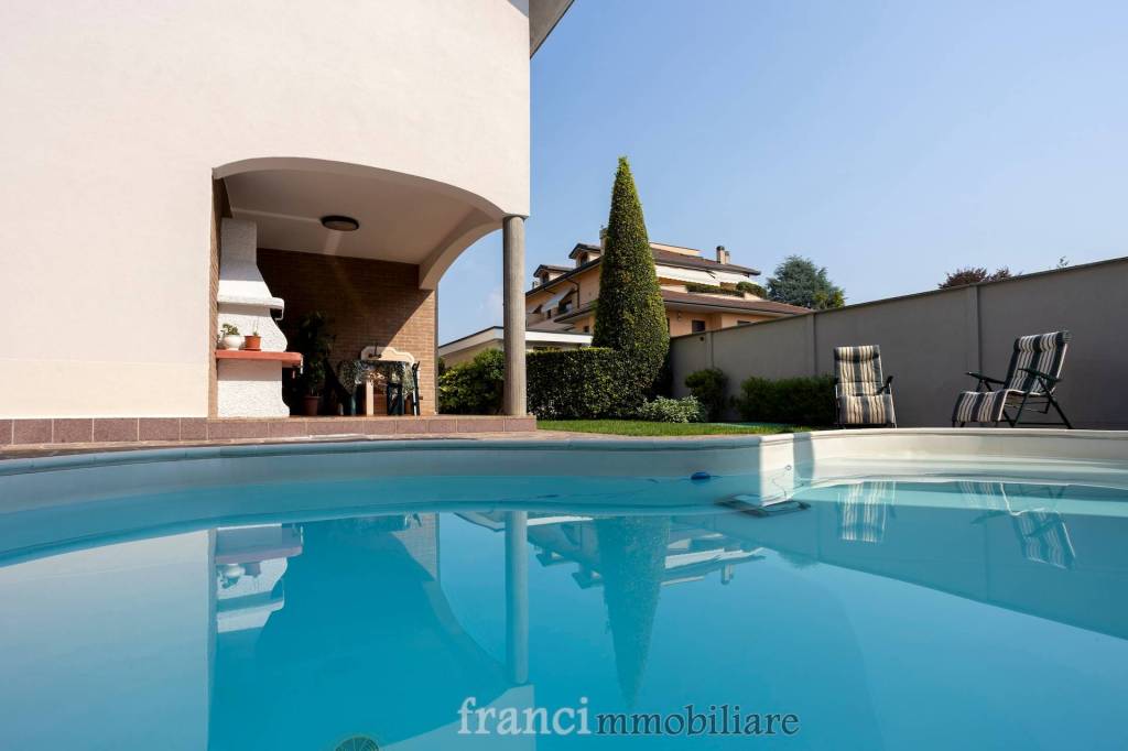 casa indipendente in vendita a Canegrate
