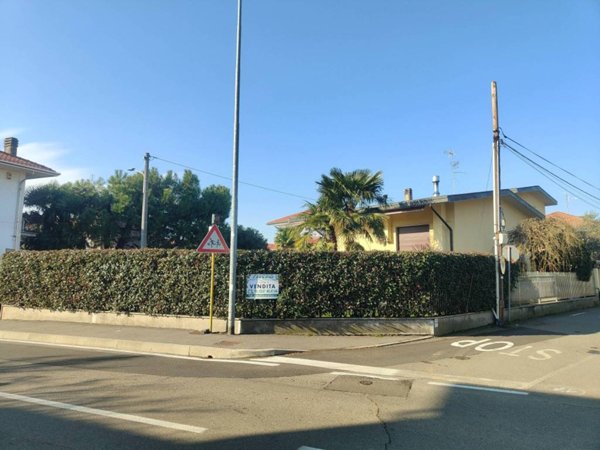 casa indipendente in vendita a Canegrate