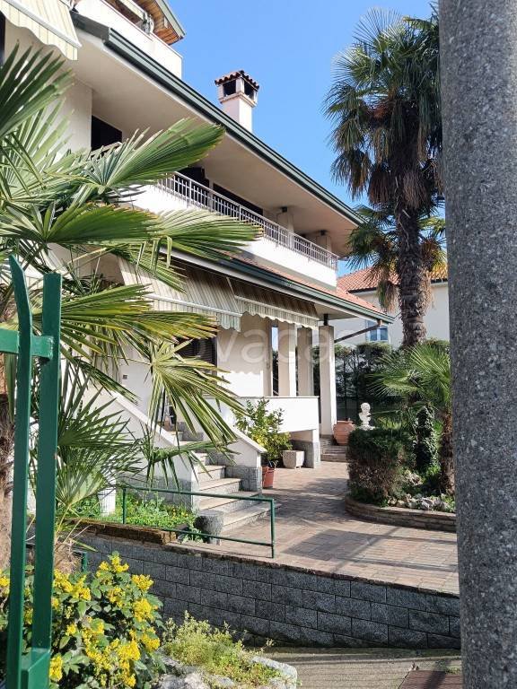 casa indipendente in vendita a Canegrate