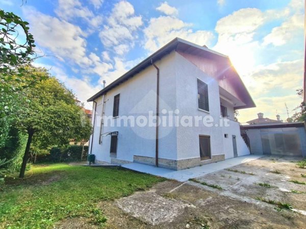 casa indipendente in vendita a Canegrate