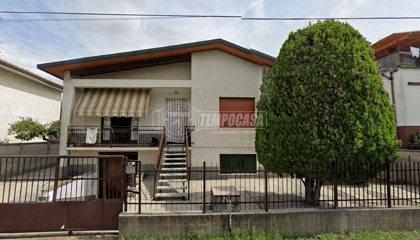 casa indipendente in vendita a Canegrate