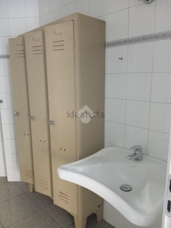 negozio in vendita a Canegrate