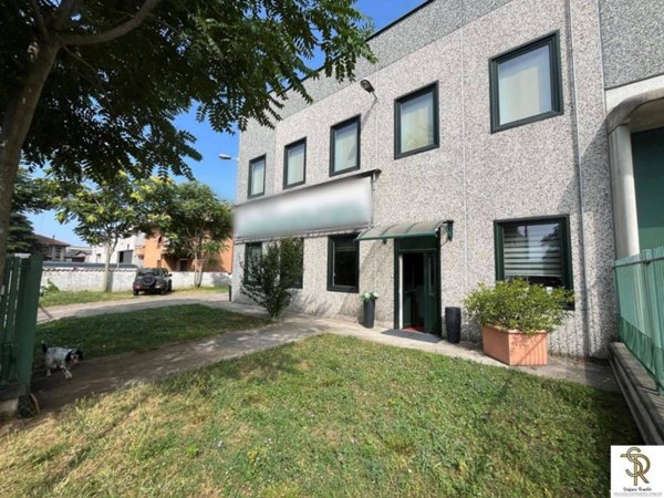 locale commerciale in vendita a Canegrate
