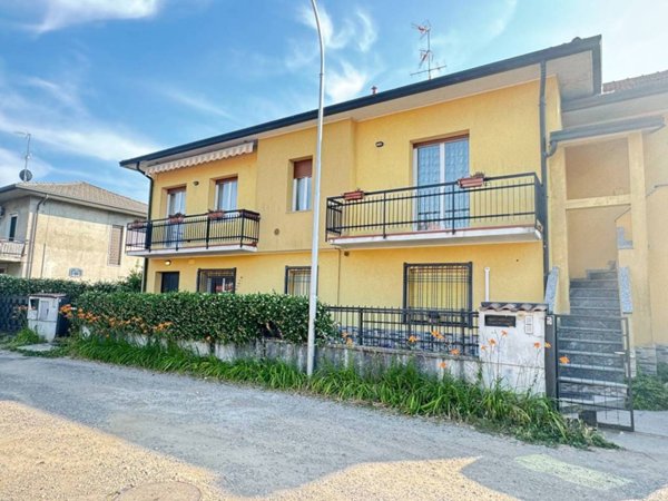 casa indipendente in vendita a Canegrate