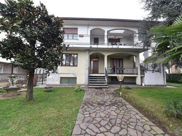 casa indipendente in vendita a Canegrate