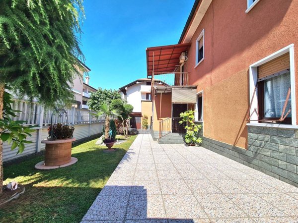 casa indipendente in vendita a Canegrate
