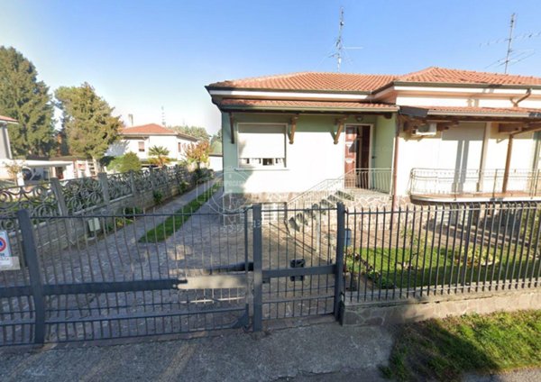 casa indipendente in vendita a Canegrate